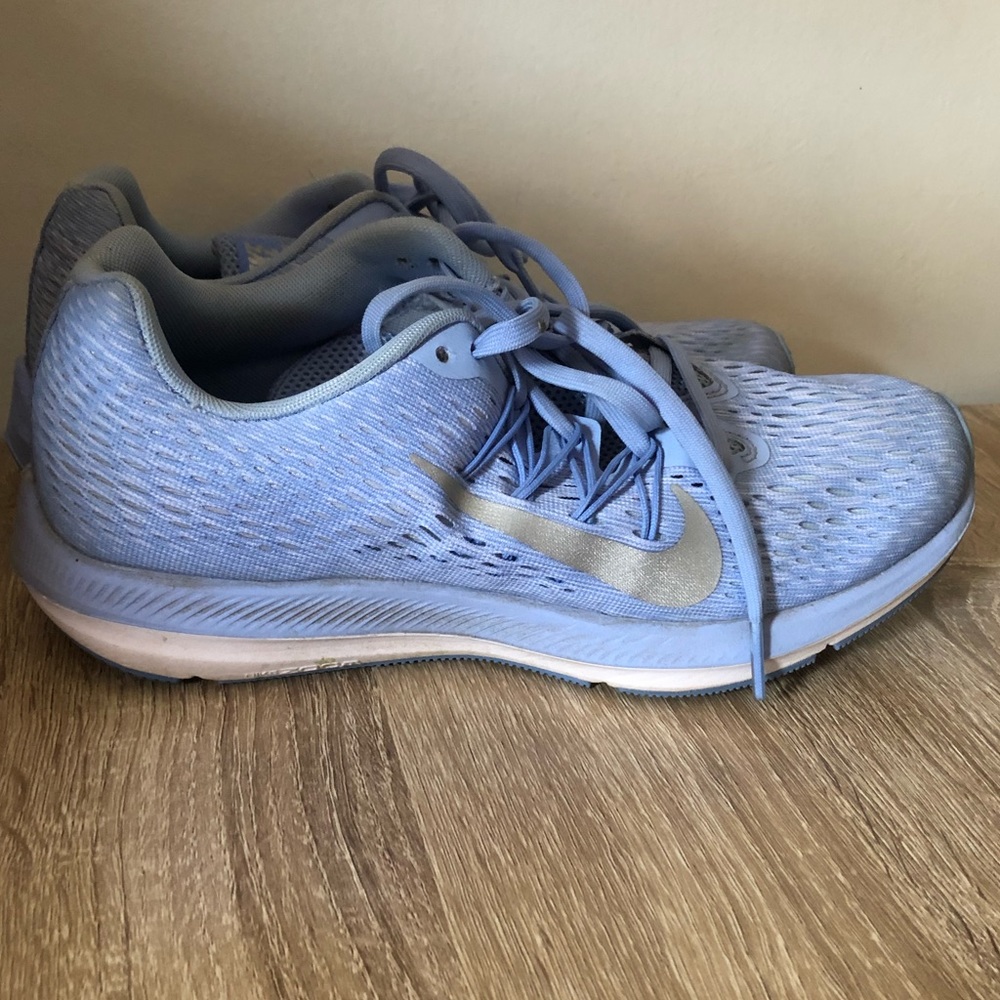 Nike Zoom Winflow 5 size 8